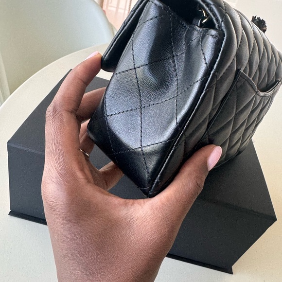 🖤 CHANEL MINI CLASSIC FLAP 🖤 - Picture 14 of 15